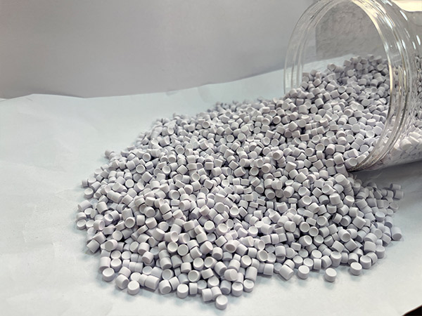 灰色PVC颗粒