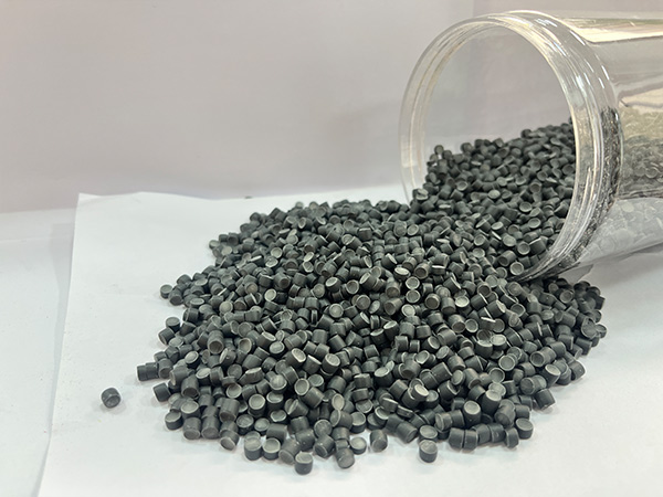 黑色PVC颗粒
