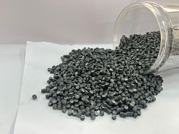 黑色PVC颗粒